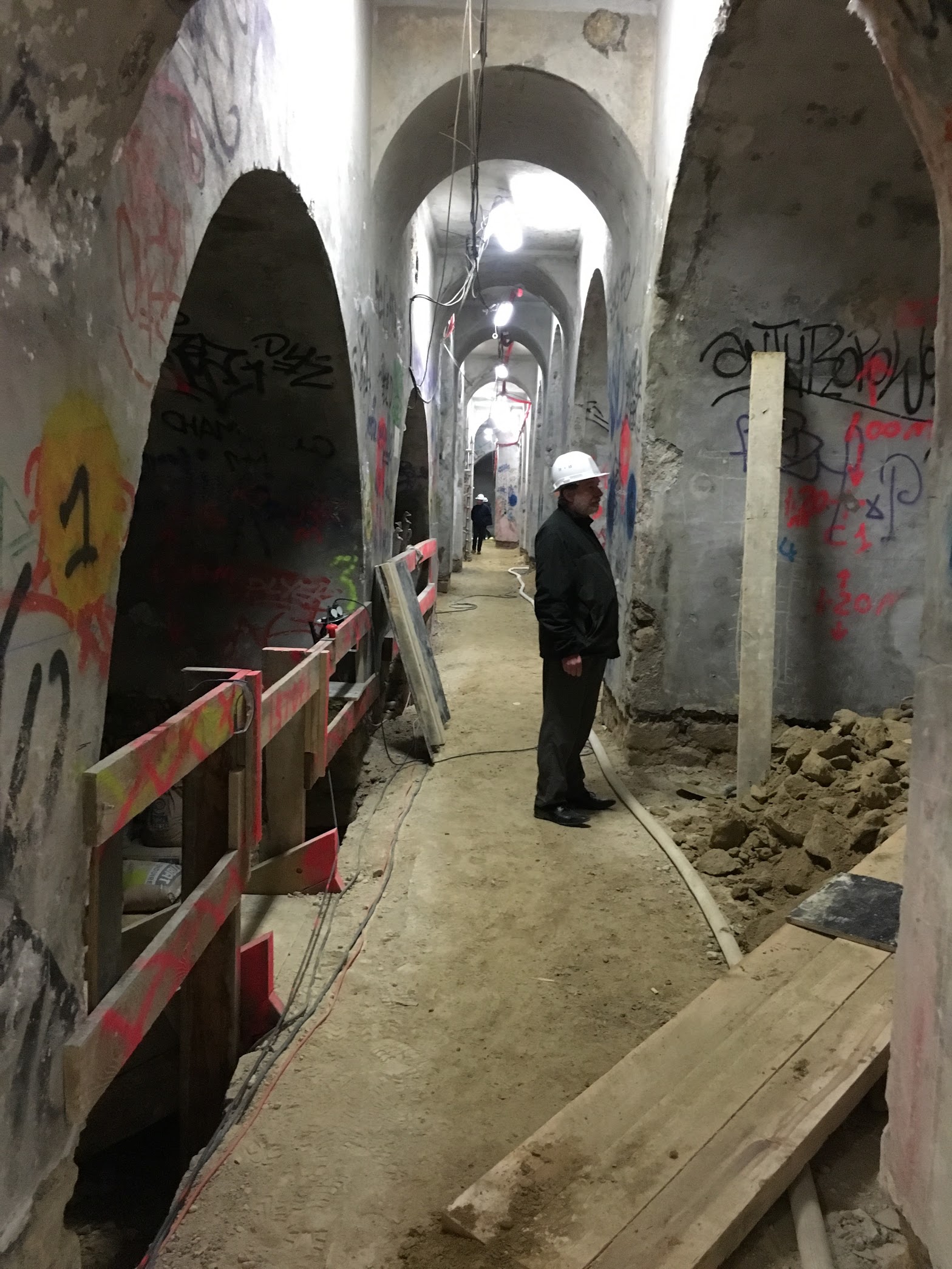 Из бомбоубежища в ЦОД: дело было в Париже