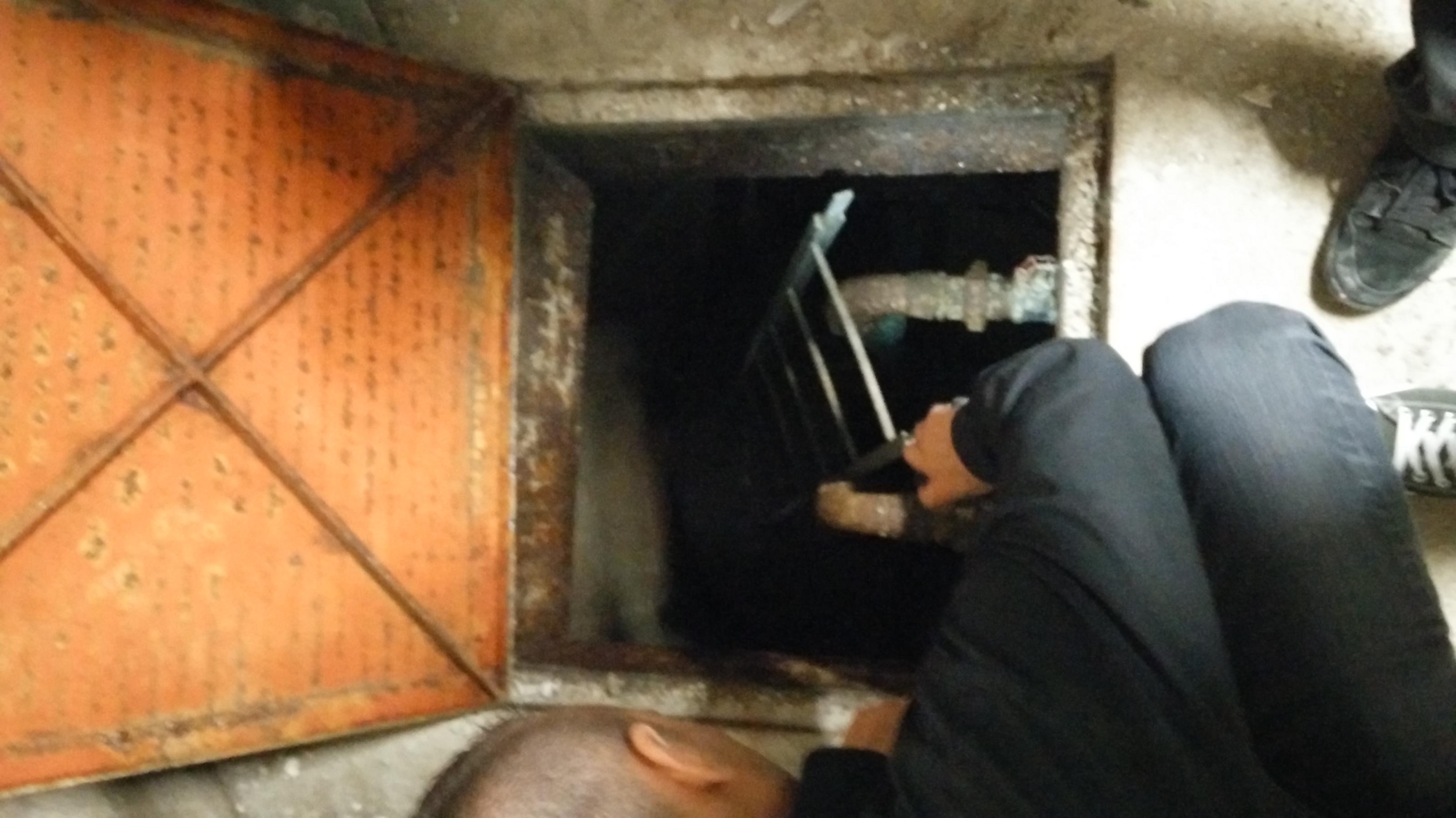 Неожиданно обнаруженная буровая шахта