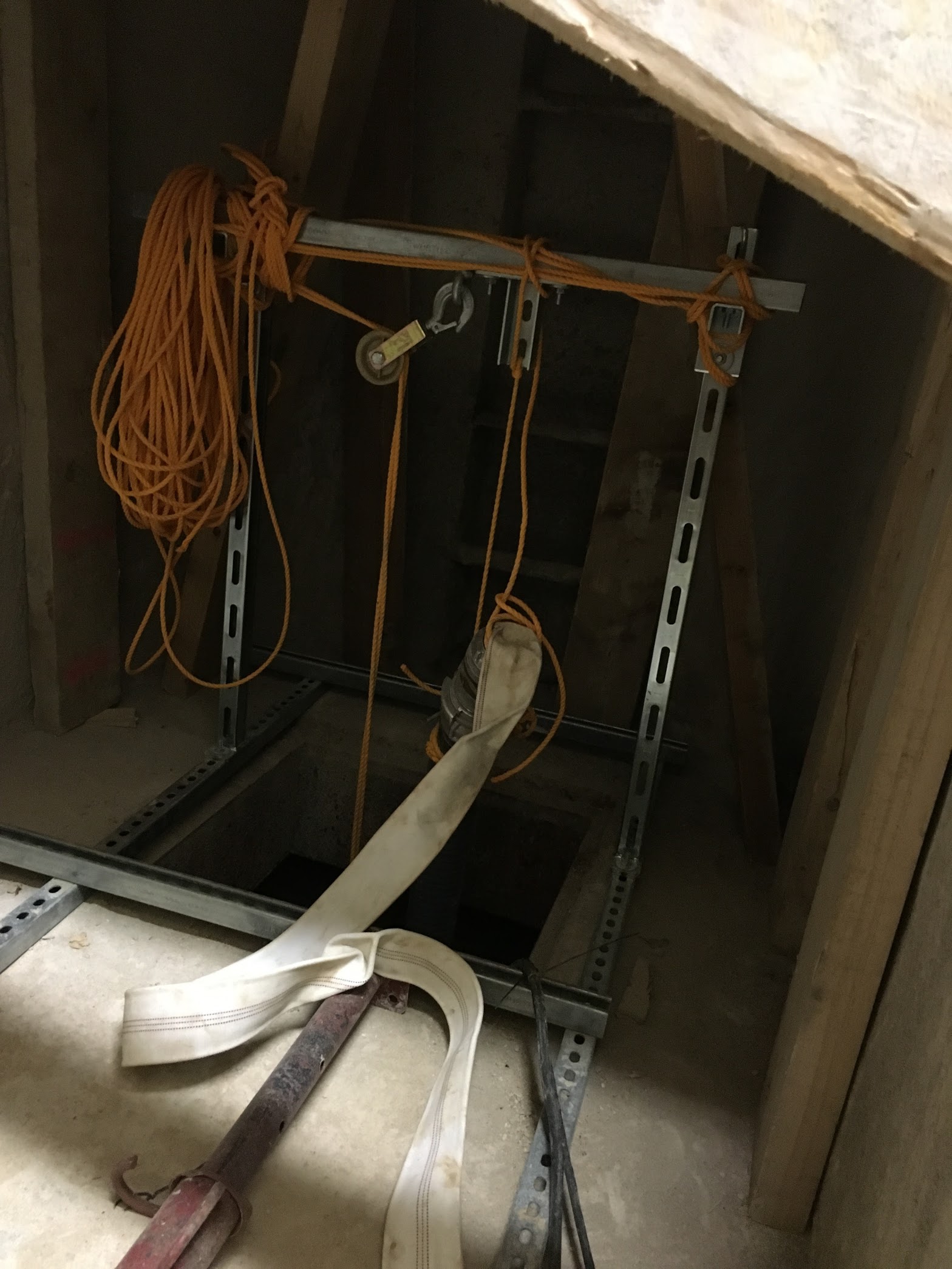 Старая насосная установка